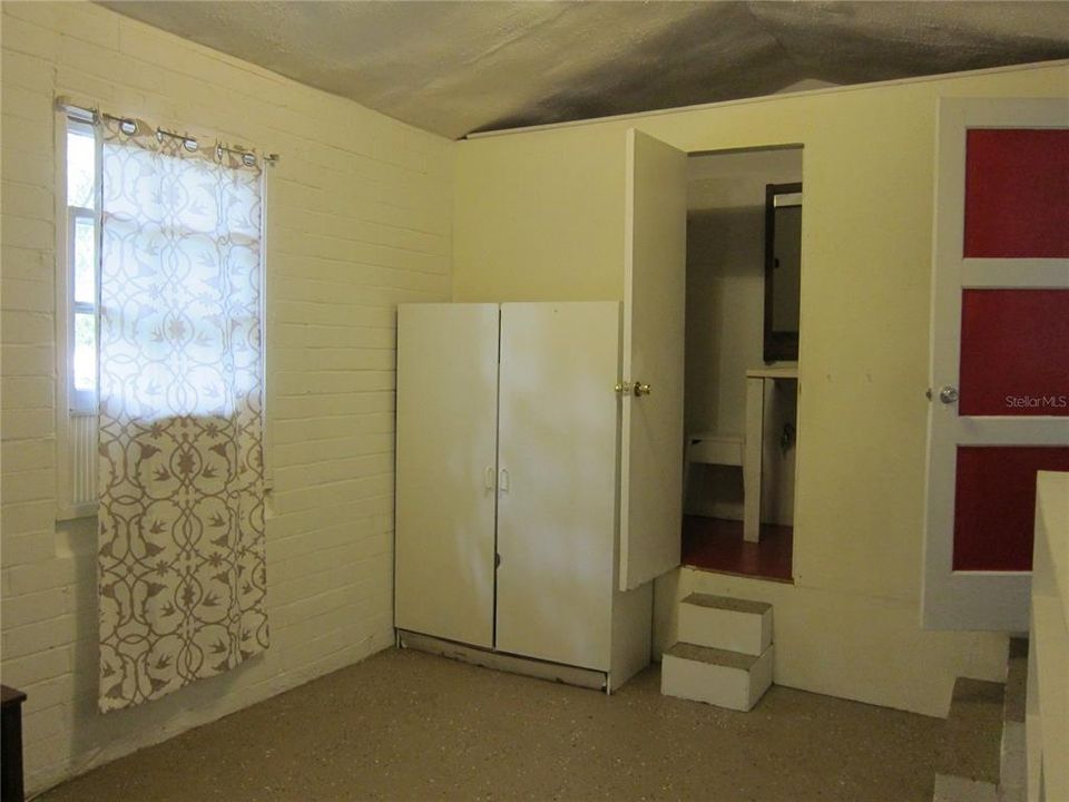 Recently Rented: $725 (0 beds, 1 baths, 411 Square Feet)