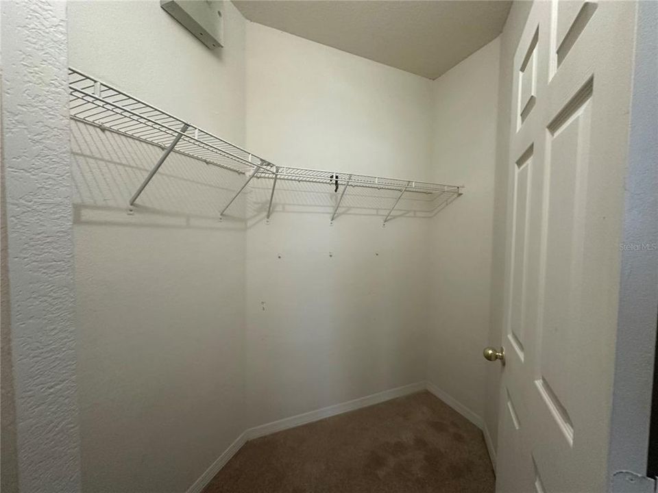 For Sale: $200,000 (1 beds, 1 baths, 782 Square Feet)