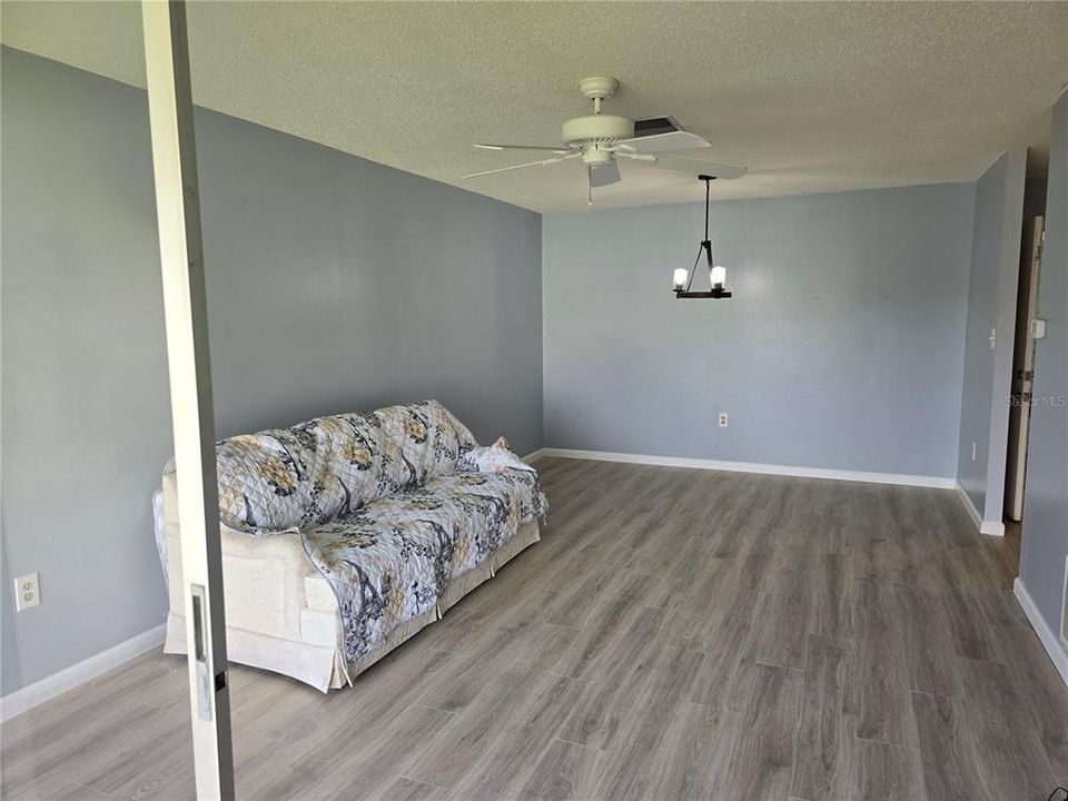 For Rent: $1,625 (1 beds, 1 baths, 670 Square Feet)
