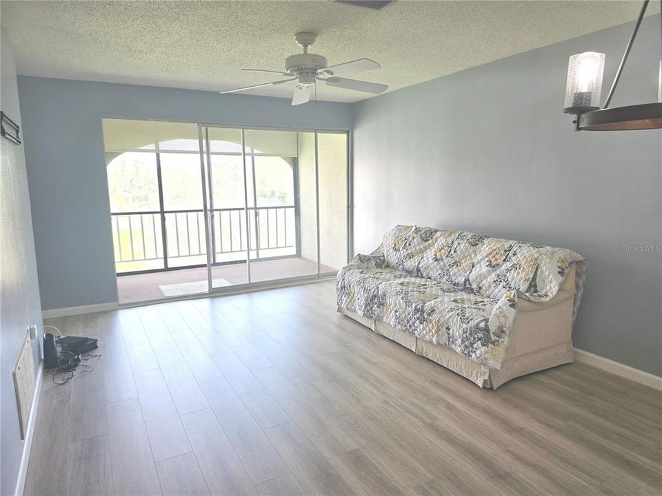 For Rent: $1,625 (1 beds, 1 baths, 670 Square Feet)