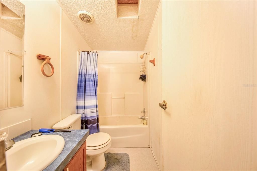 待售: $240,000 (3 贝兹, 3 浴室, 1728 平方英尺)