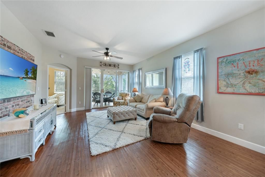 Recently Sold: $288,000 (3 beds, 2 baths, 1586 Square Feet)