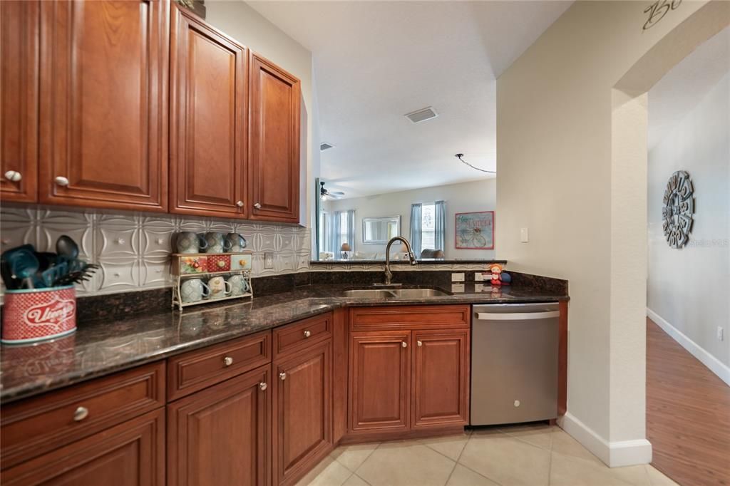 Recently Sold: $288,000 (3 beds, 2 baths, 1586 Square Feet)