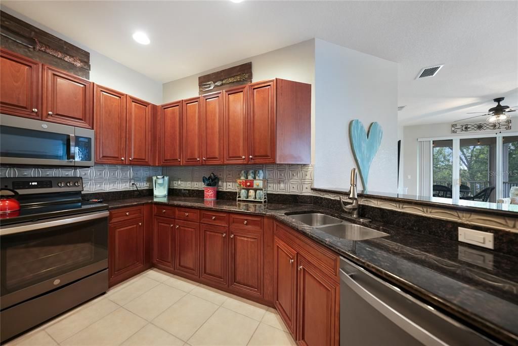 Recently Sold: $288,000 (3 beds, 2 baths, 1586 Square Feet)