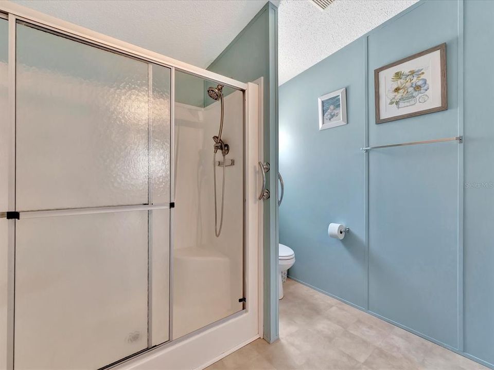 For Sale: $209,900 (2 beds, 2 baths, 1292 Square Feet)