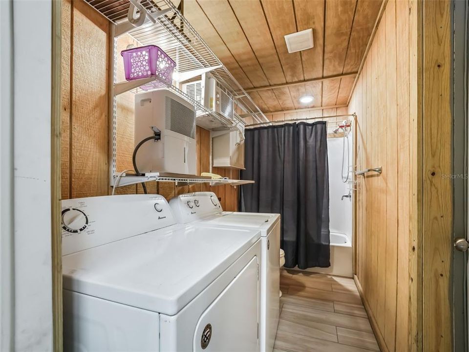 For Sale: $599,000 (1 beds, 1 baths, 256 Square Feet)