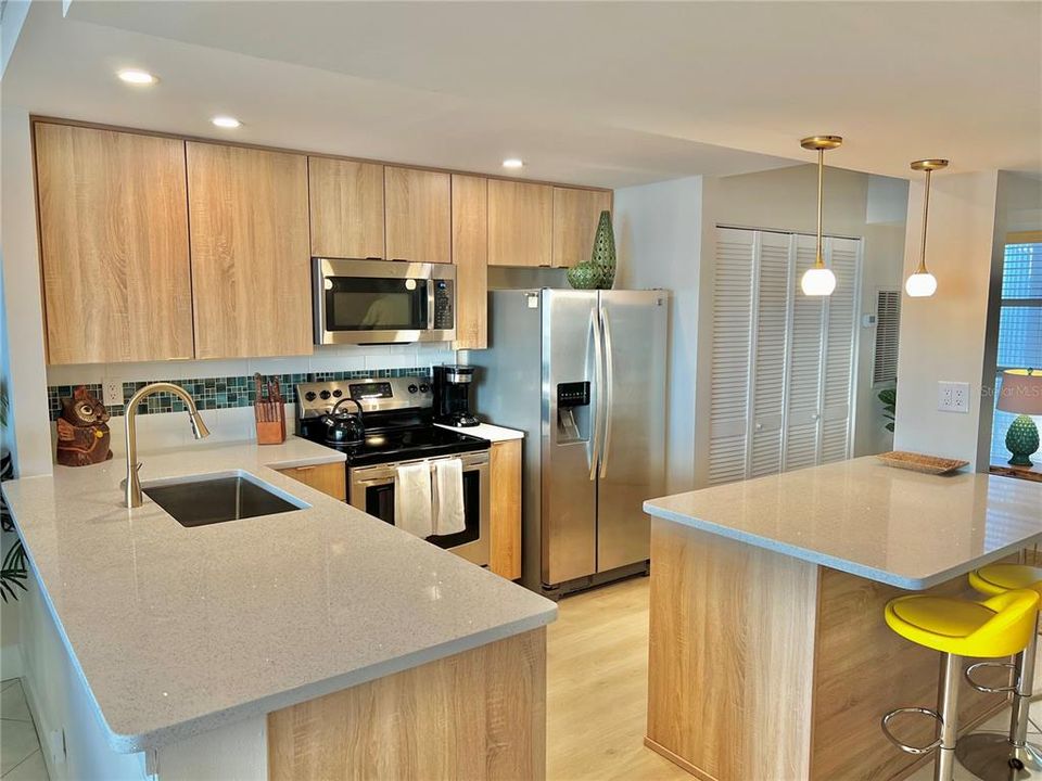 For Sale: $514,900 (2 beds, 2 baths, 1120 Square Feet)