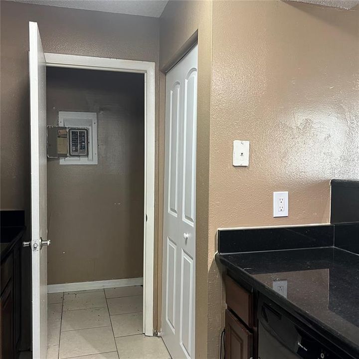 Recently Sold: $159,000 (1 beds, 1 baths, 844 Square Feet)