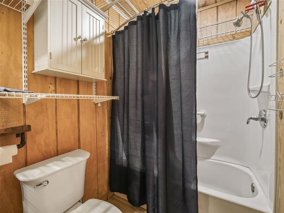出租: $7,500 (1 贝兹, 1 浴室, 256 平方英尺)