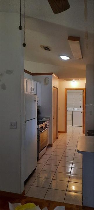 Active With Contract: $225,000 (3 beds, 2 baths, 1453 Square Feet)