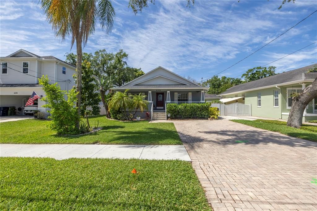Recently Sold: $695,000 (4 beds, 3 baths, 2004 Square Feet)