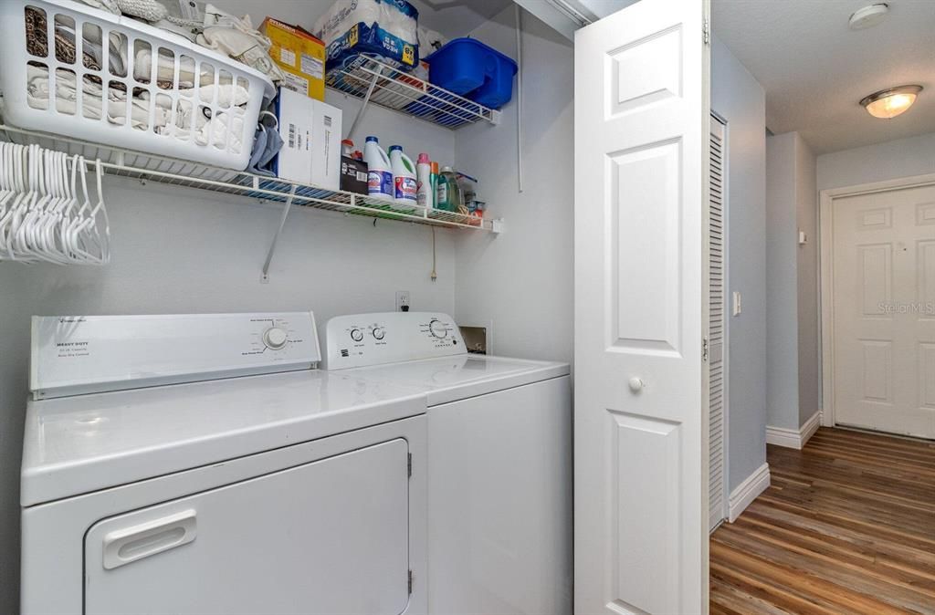 For Sale: $280,000 (3 beds, 2 baths, 1376 Square Feet)