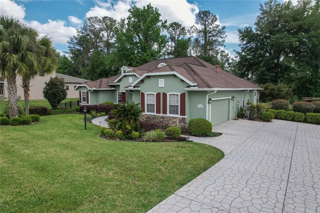 Active With Contract: $574,900 (3 beds, 2 baths, 3099 Square Feet)