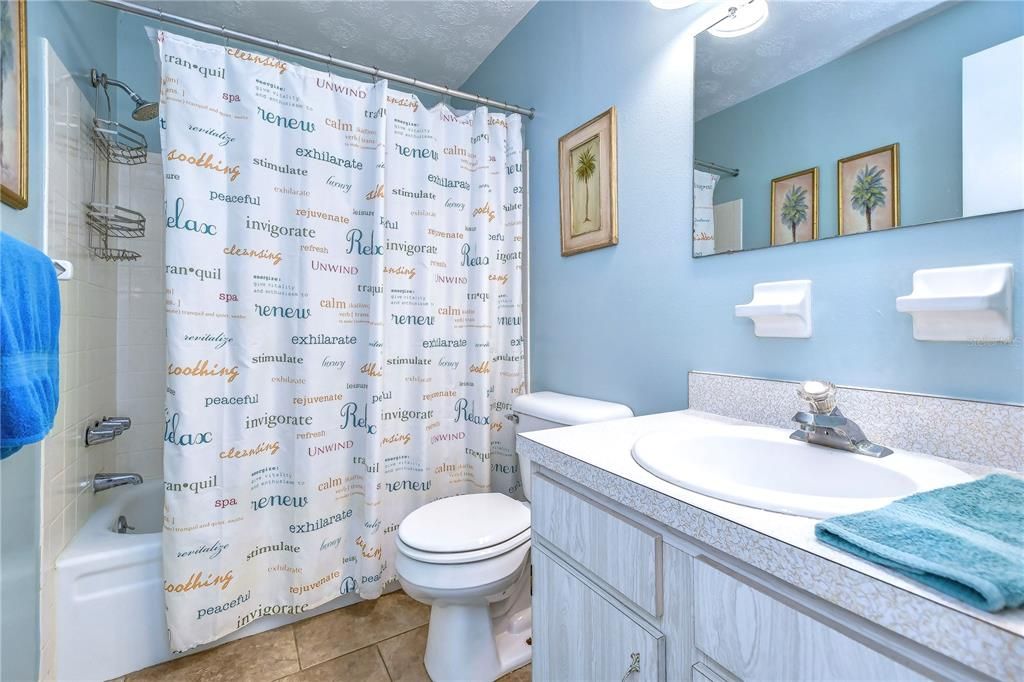 待售: $169,900 (2 贝兹, 2 浴室, 923 平方英尺)