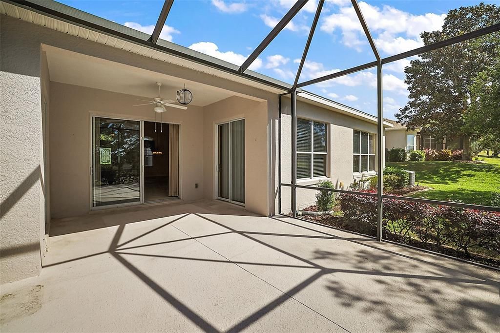 Cover lanai with views of the golf course.