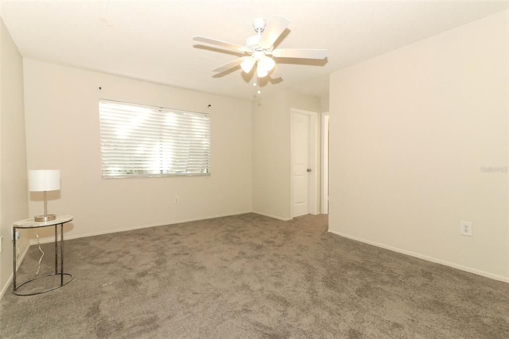 Active With Contract: $1,800 (3 beds, 2 baths, 1407 Square Feet)