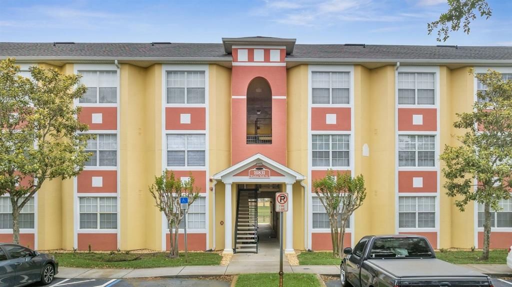 Recently Sold: $218,900 (1 beds, 1 baths, 632 Square Feet)