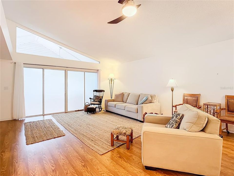 For Sale: $315,000 (2 beds, 2 baths, 1614 Square Feet)