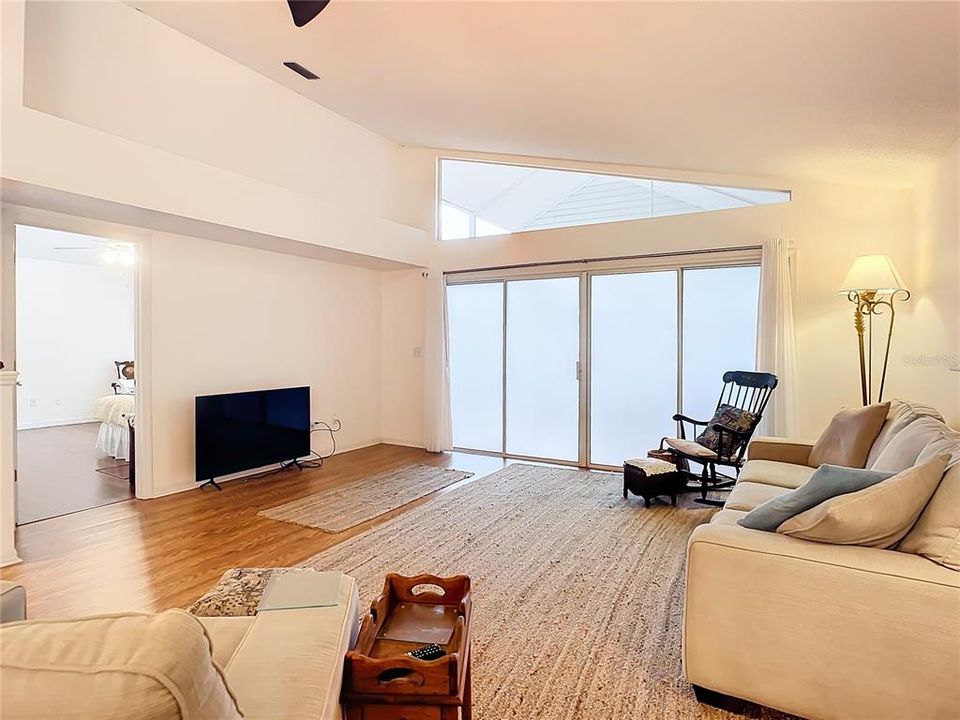 For Sale: $315,000 (2 beds, 2 baths, 1614 Square Feet)