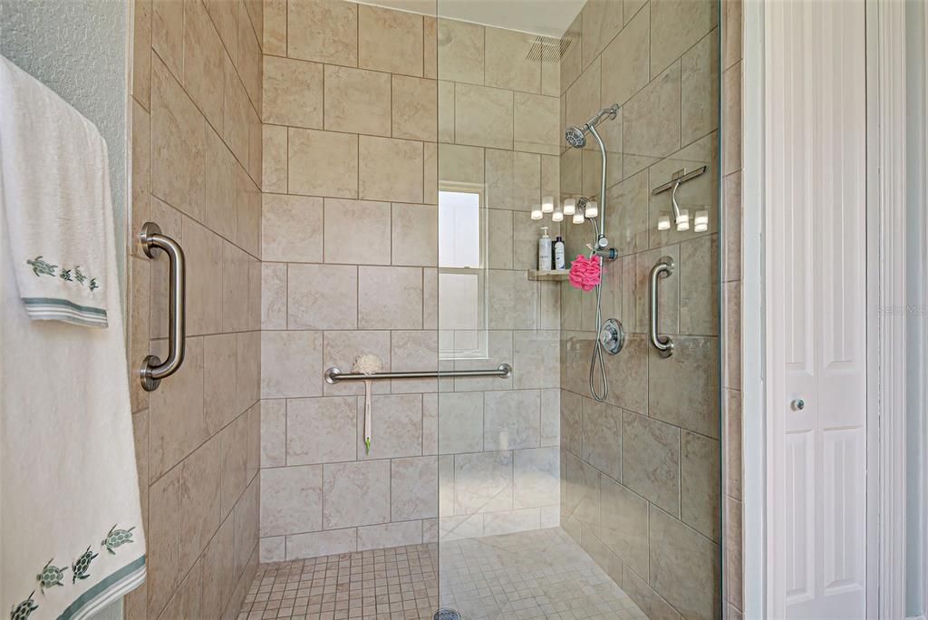 待售: $700,000 (3 贝兹, 2 浴室, 1903 平方英尺)