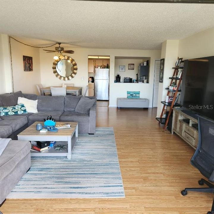 Active With Contract: $2,300 (2 beds, 2 baths, 1310 Square Feet)