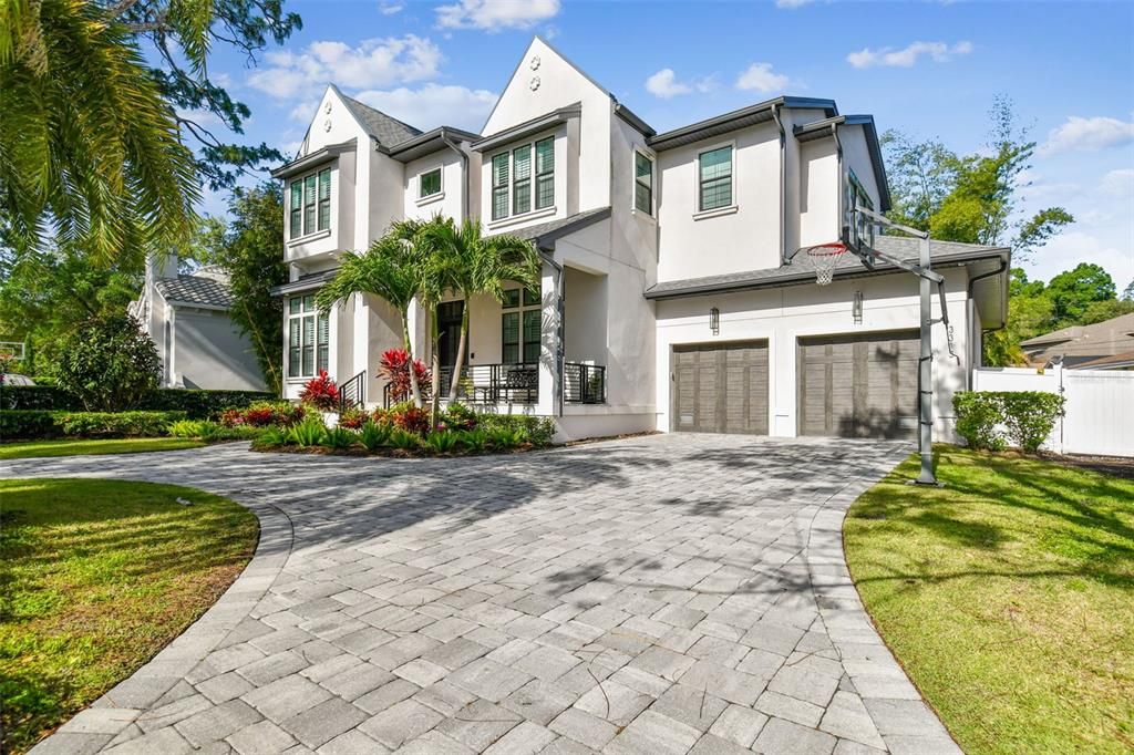 Recently Sold: $2,499,900 (4 beds, 4 baths, 4131 Square Feet)