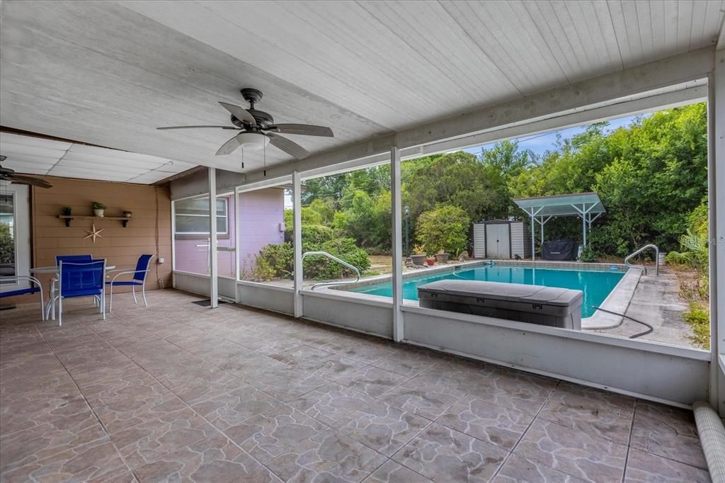 Beautiful Lanai perfect for entertaining overlooking your pool