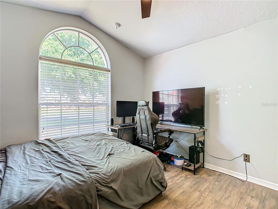Active With Contract: $430,000 (3 beds, 2 baths, 1697 Square Feet)