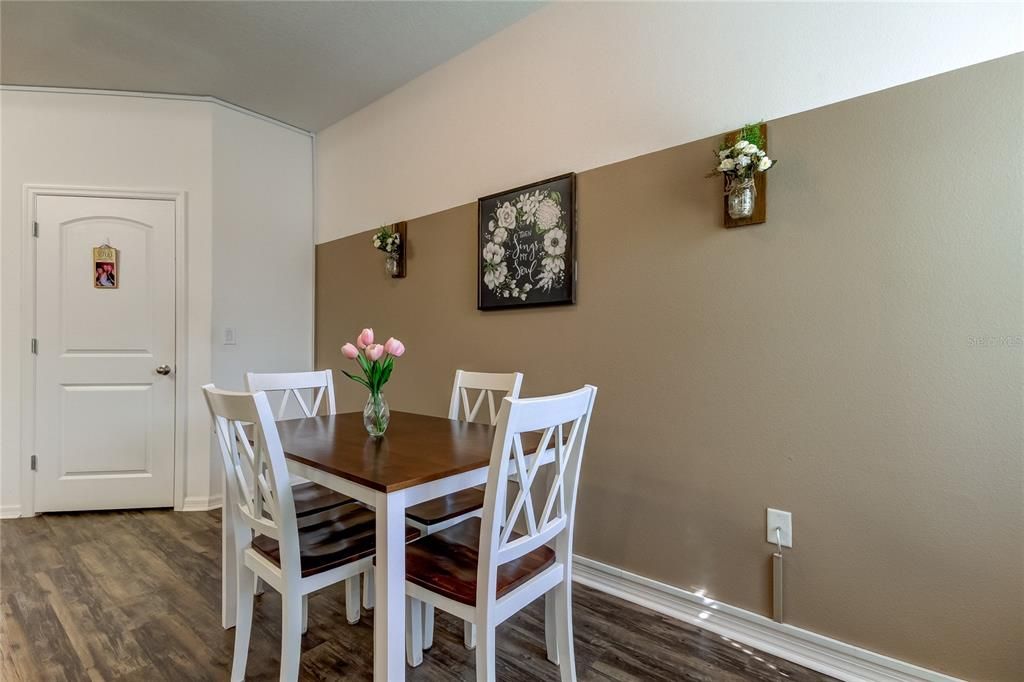 For Sale: $329,900 (3 beds, 2 baths, 1652 Square Feet)