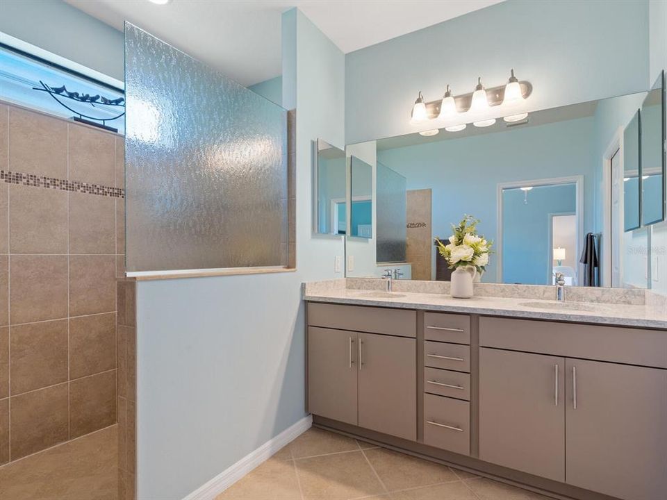 For Sale: $475,900 (2 beds, 2 baths, 1730 Square Feet)