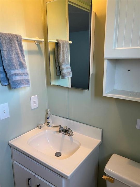 Active With Contract: $143,900 (2 beds, 2 baths, 943 Square Feet)