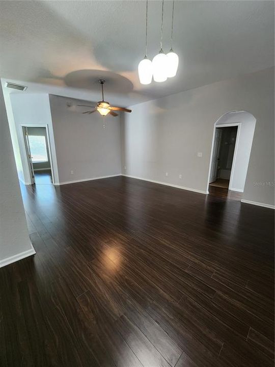 For Rent: $2,200 (4 beds, 2 baths, 1821 Square Feet)