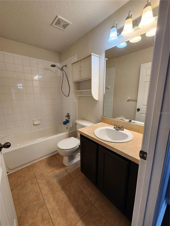 最近租的: $2,000 (4 贝兹, 2 浴室, 1821 平方英尺)