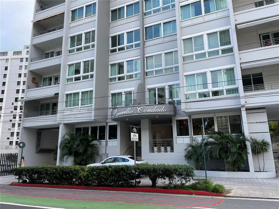 Recently Rented: $6,800 (4 beds, 2 baths, 2800 Square Feet)