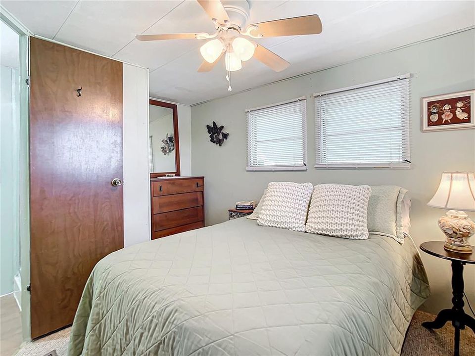 For Sale: $155,000 (2 beds, 2 baths, 792 Square Feet)