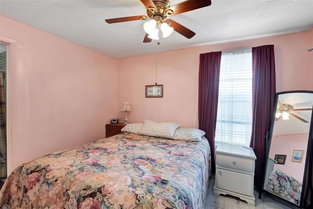 For Sale: $249,000 (2 beds, 1 baths, 748 Square Feet)