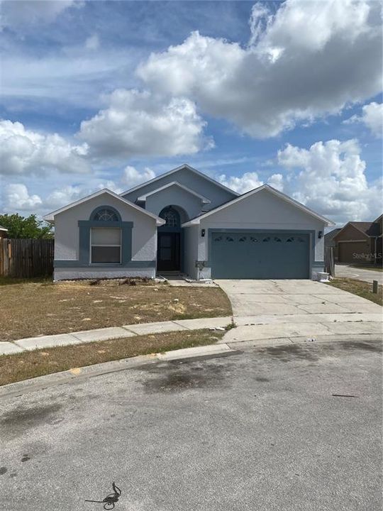 Recently Sold: $425,000 (4 beds, 2 baths, 1822 Square Feet)