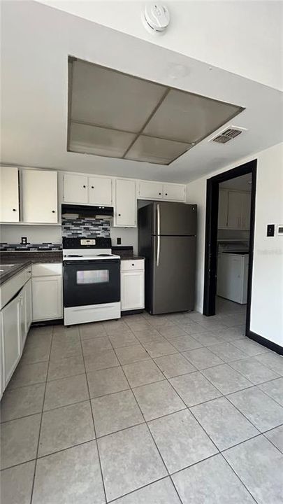 Active With Contract: $99,000 (2 beds, 1 baths, 962 Square Feet)