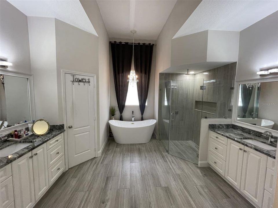 Недавно арендовано: $4,990 (4 спален, 4 ванн, 3000 Квадратных фут)