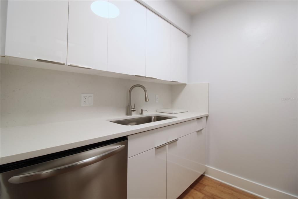 Recently Rented: $1,495 (1 beds, 1 baths, 613 Square Feet)