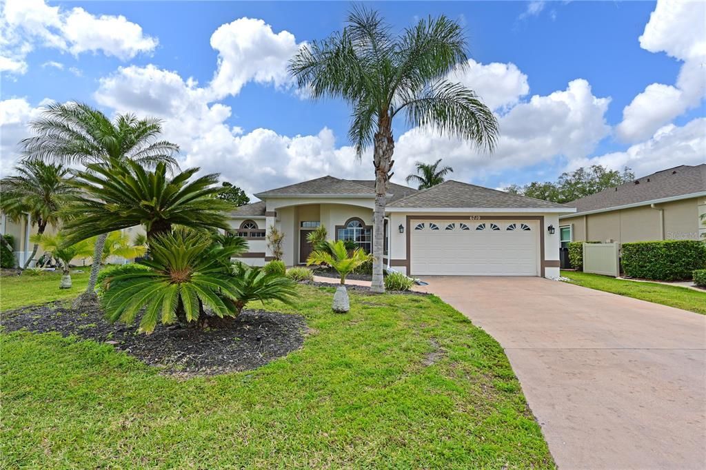 Recently Sold: $575,000 (4 beds, 2 baths, 2018 Square Feet)