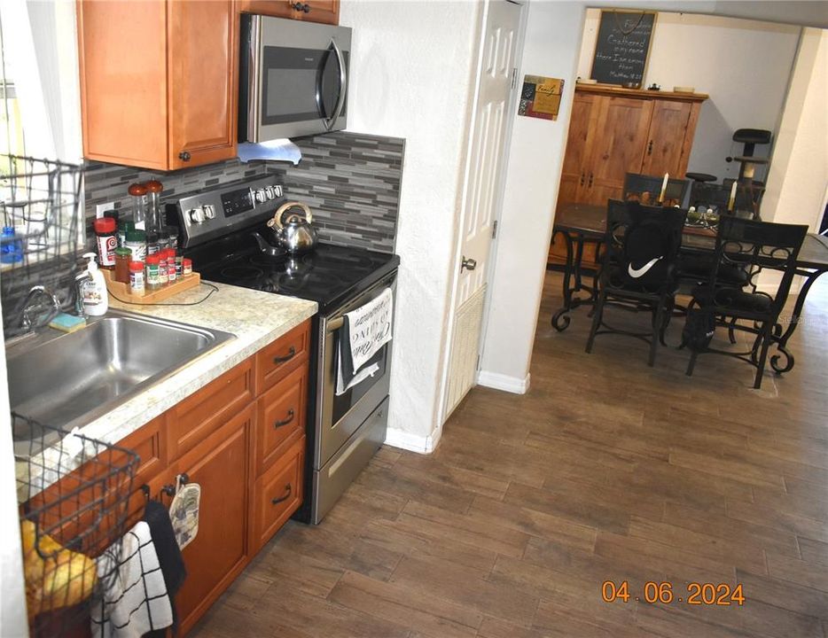 For Sale: $239,500 (4 beds, 2 baths, 1320 Square Feet)