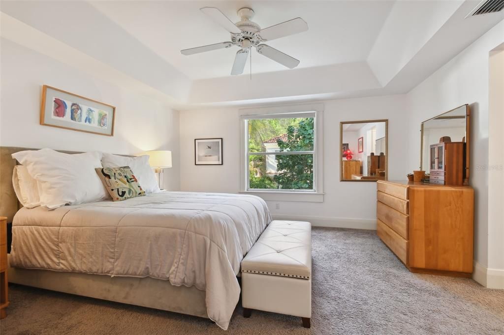Active With Contract: $1,250,000 (3 beds, 2 baths, 2550 Square Feet)