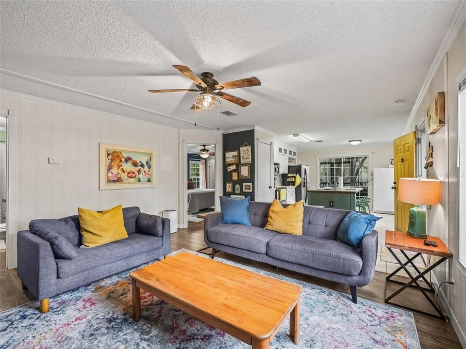 Active With Contract: $199,000 (3 beds, 2 baths, 1144 Square Feet)