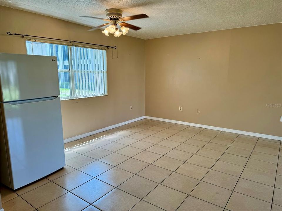 Active With Contract: $119,000 (1 beds, 1 baths, 670 Square Feet)