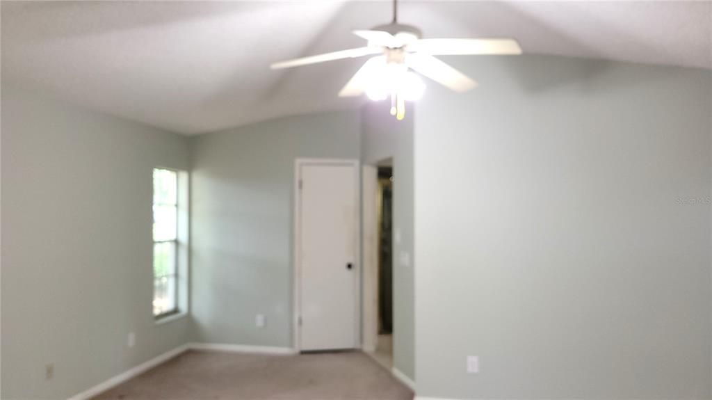 For Sale: $265,000 (4 beds, 2 baths, 1425 Square Feet)