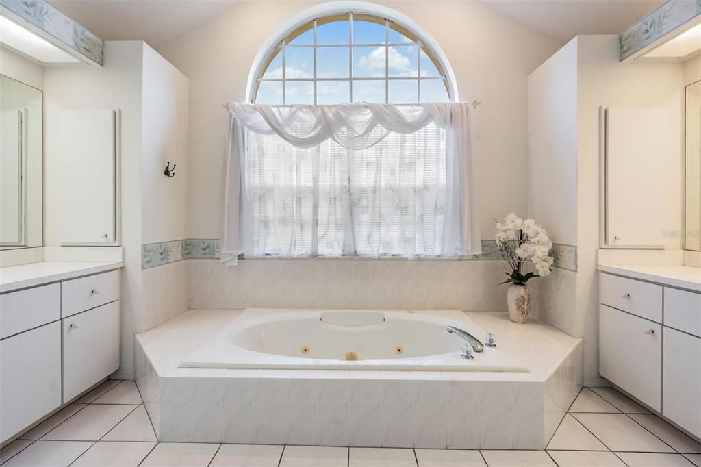 На продажу: $639,000 (4 спален, 3 ванн, 2596 Квадратных фут)