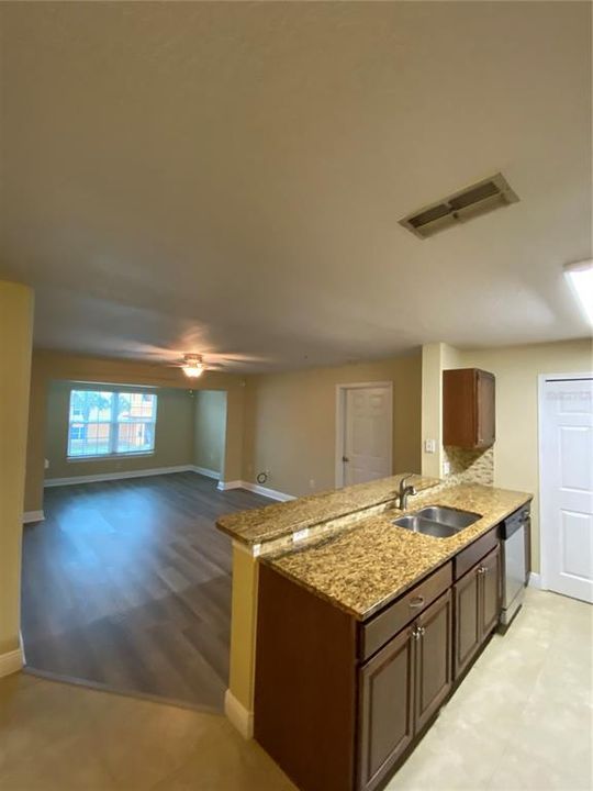 Active With Contract: $1,790 (2 beds, 2 baths, 1142 Square Feet)