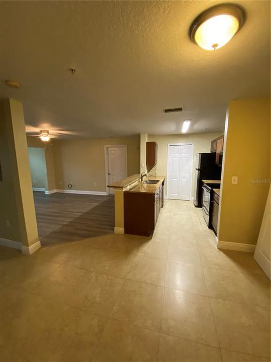 Active With Contract: $1,790 (2 beds, 2 baths, 1142 Square Feet)