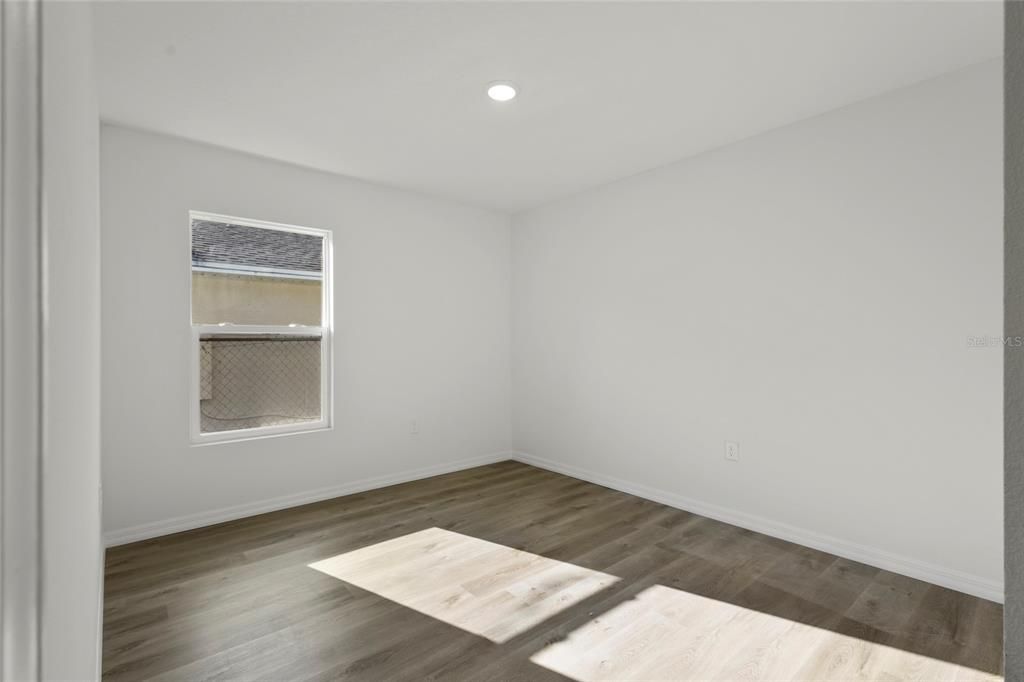 Active With Contract: $355,000 (3 beds, 2 baths, 1486 Square Feet)